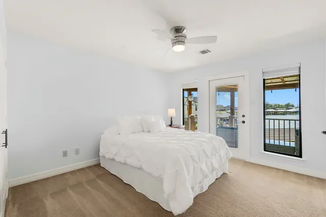 $999,500 | 289 Bayview Lane, Livingston, TX 77351