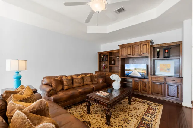 $999,500 | 289 Bayview Lane, Livingston, TX 77351