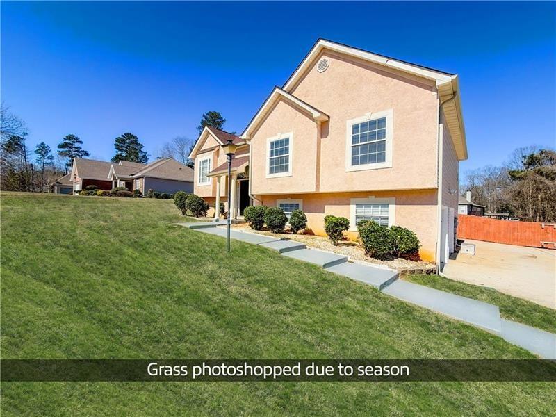 2950 Mandy Court Jonesboro, GA 30236 - Photo 2 of 40