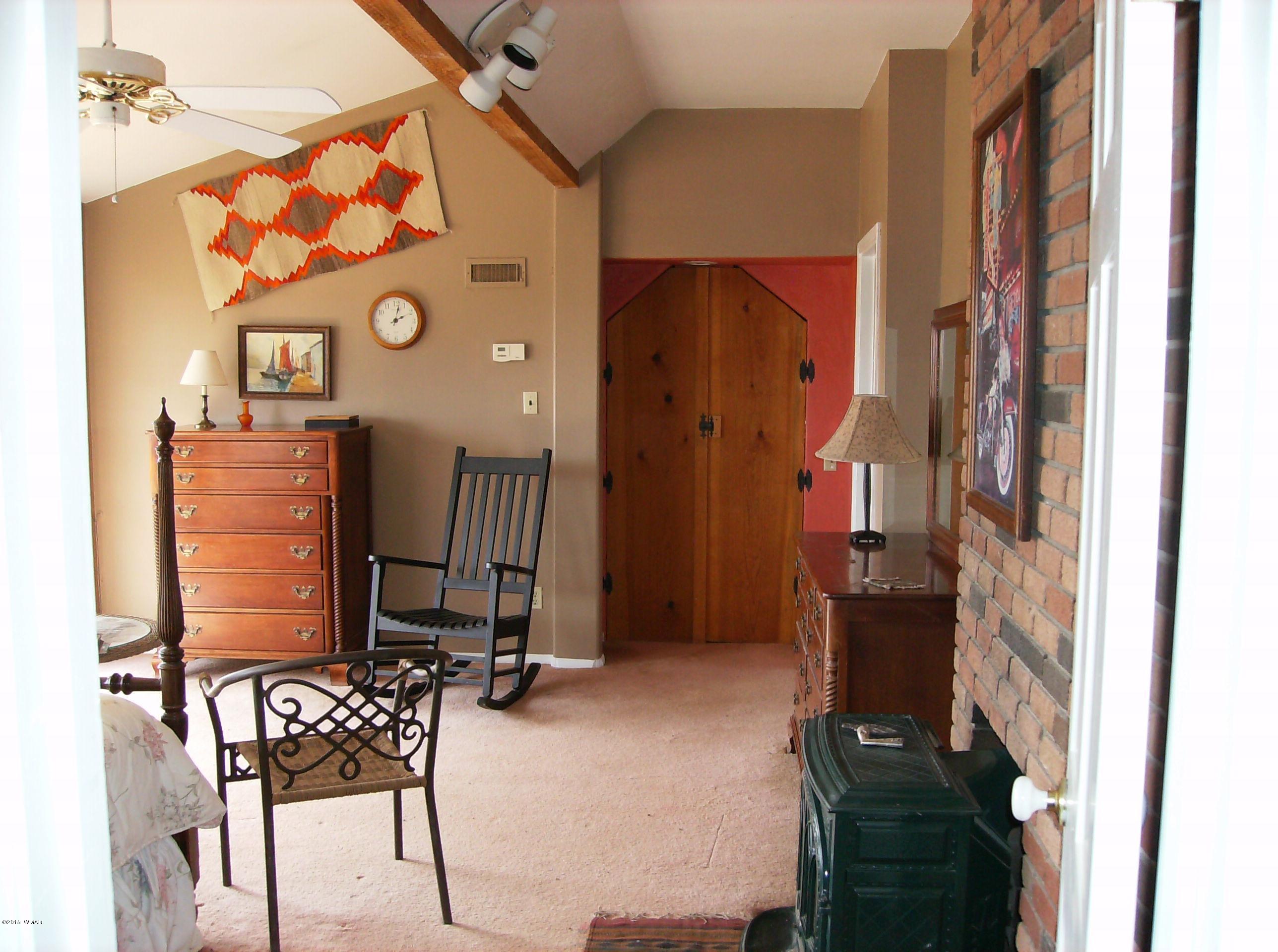 137 Spruce Road Vernon, AZ 85940 - Photo 16 of 61