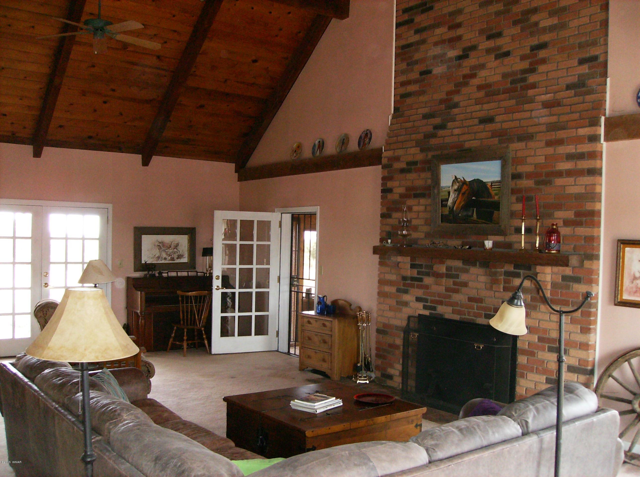 137 Spruce Road Vernon, AZ 85940 - Photo 19 of 61