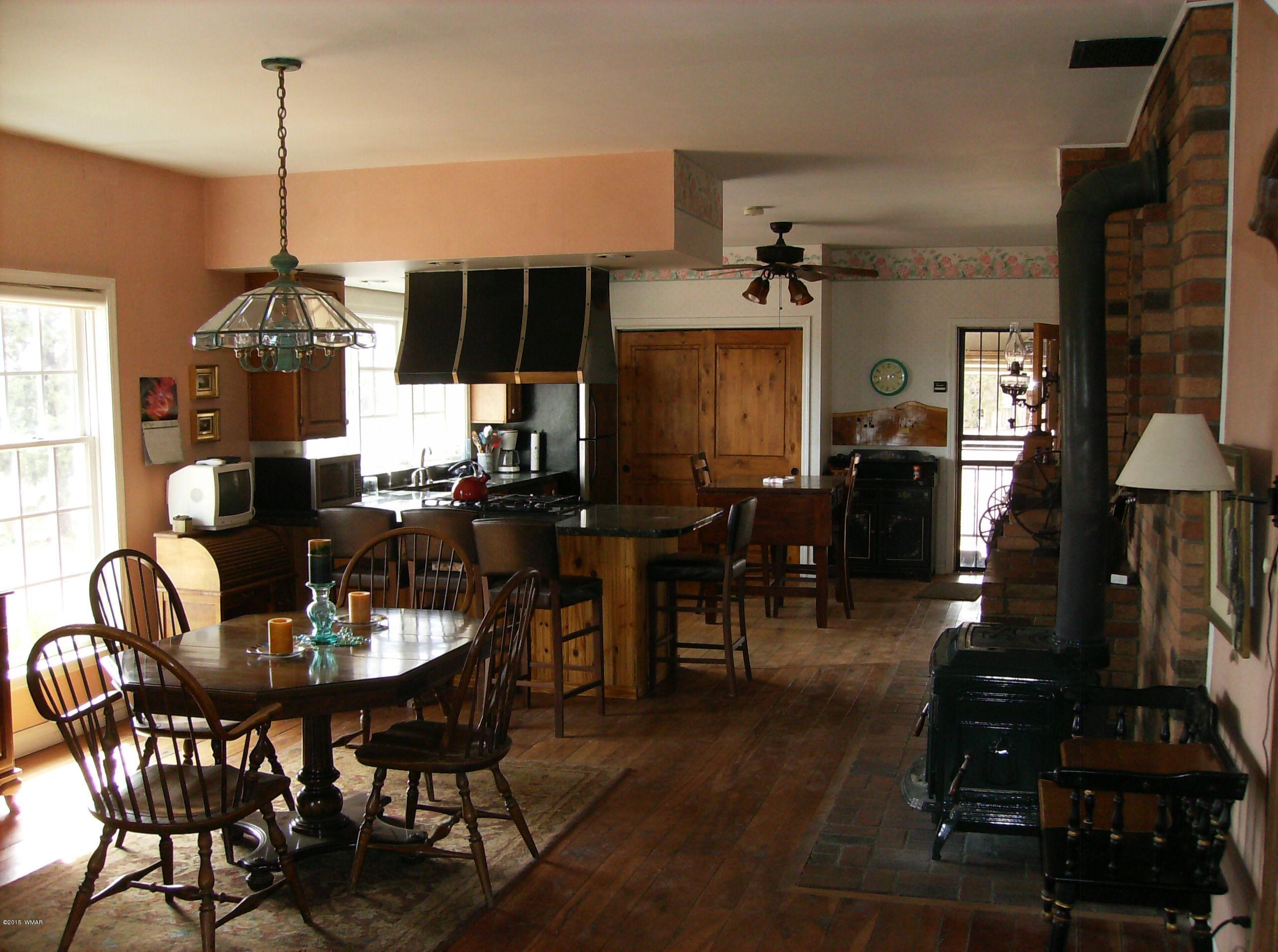 137 Spruce Road Vernon, AZ 85940 - Photo 21 of 61