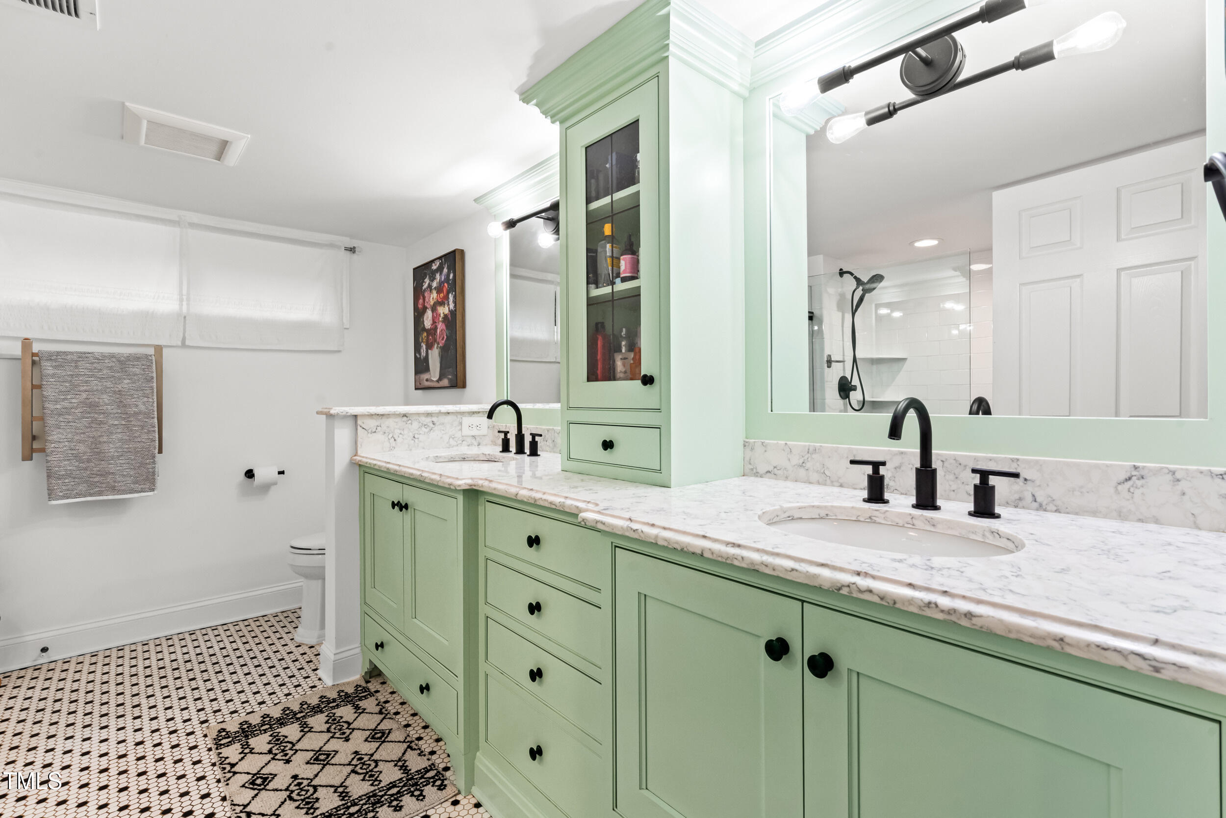 911 Temple Street Raleigh, NC 27609 - Photo 32 of 61 Primary Bath