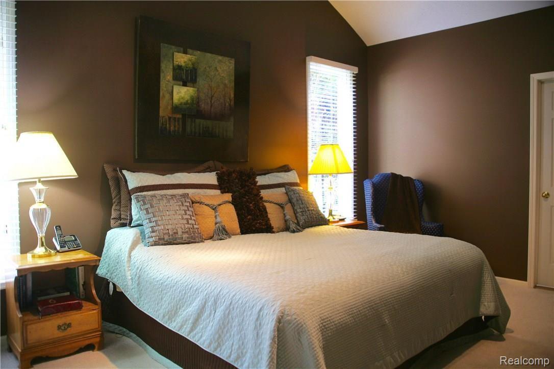 1004 Bloomview Circle Rochester, MI 48307 - Photo 14 of 33 14.jpg