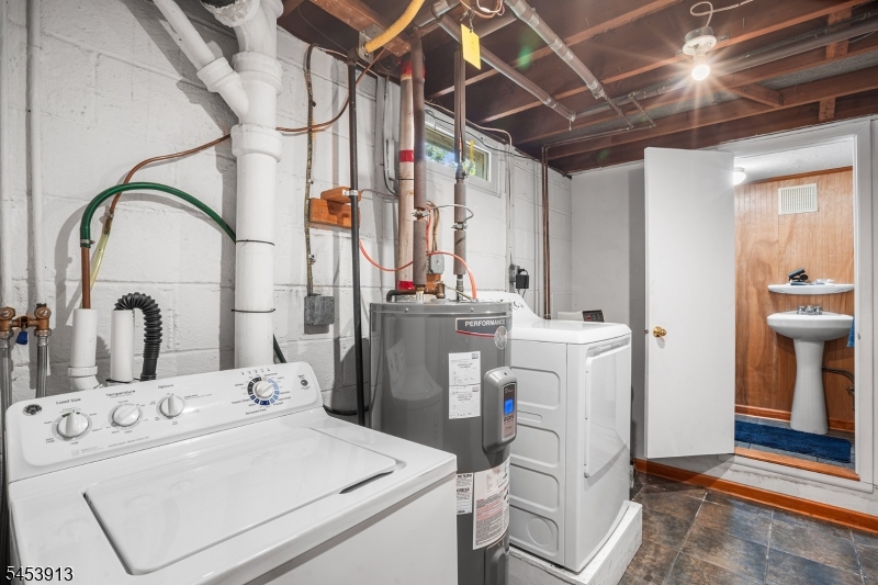 47 Ferncliff Road Morris Plains, NJ 07950 - Photo 21 of 33 Gallery Image 21
