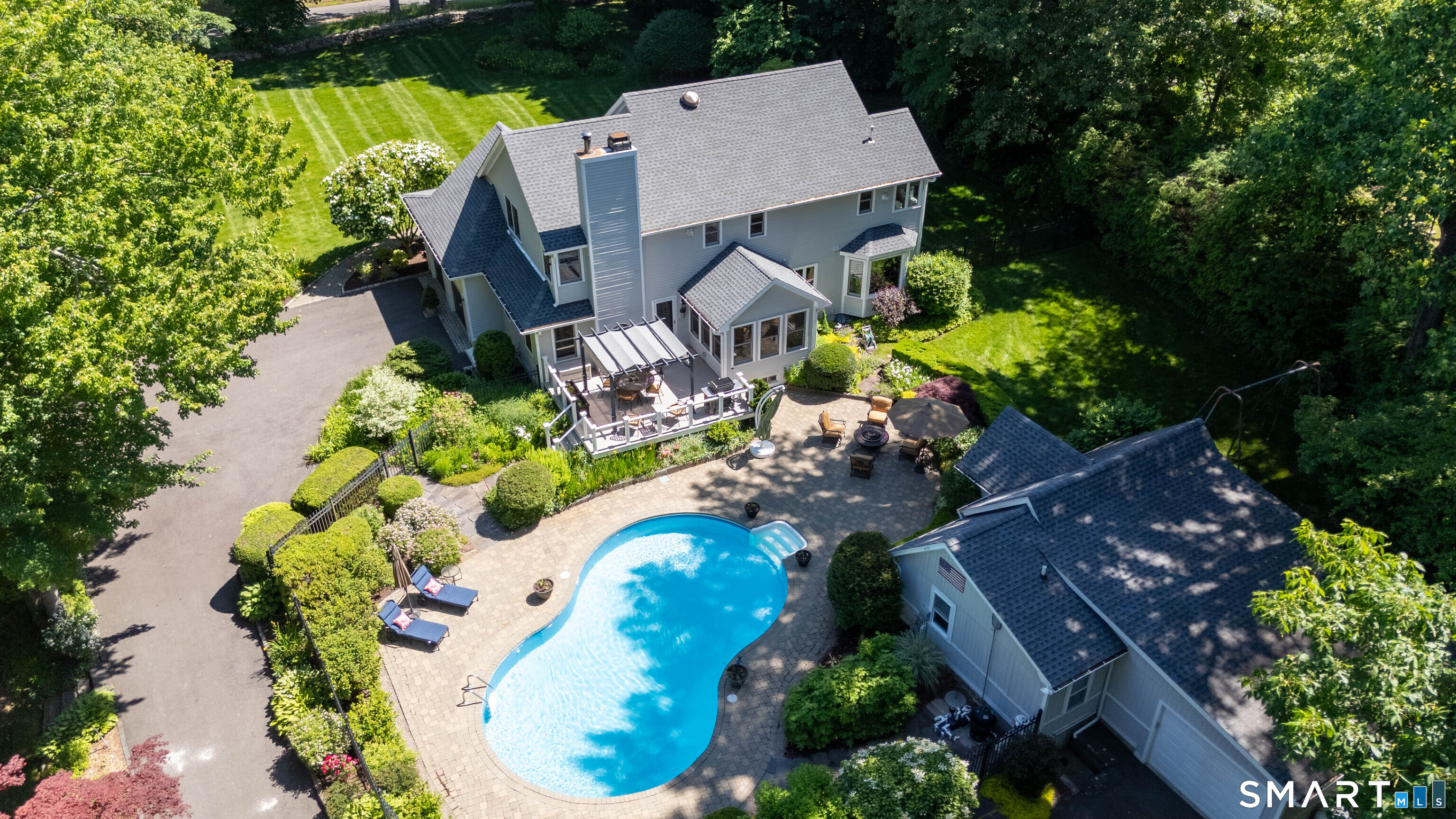 185 Center Road Easton, CT 06612 - Photo 3 of 40
