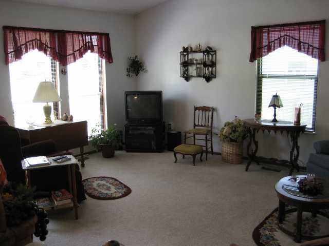 175 Timber Ridge Drive Pickerington, OH 43147 - Photo 4 of 13 Gallery Image 4