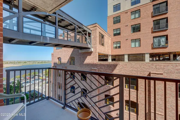 $500,000 | 240 North Water Street, Unit 653, Wilmington, NC 28401