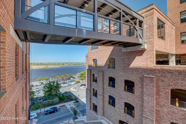 $500,000 | 240 North Water Street, Unit 653, Wilmington, NC 28401
