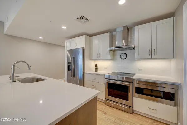 $500,000 | 240 North Water Street, Unit 653, Wilmington, NC 28401