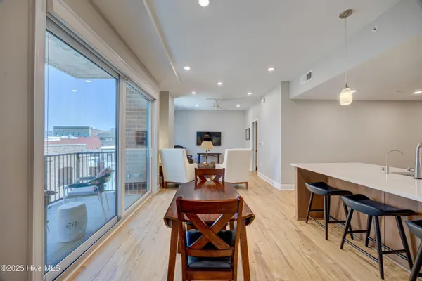 $500,000 | 240 North Water Street, Unit 653, Wilmington, NC 28401