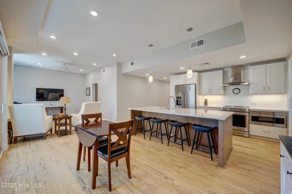 $500,000 | 240 North Water Street, Unit 653, Wilmington, NC 28401