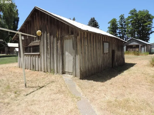 a backyard of a house