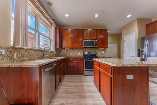 $649,900 | 6085 Irene Drive, Hoffman Estates, IL 60192