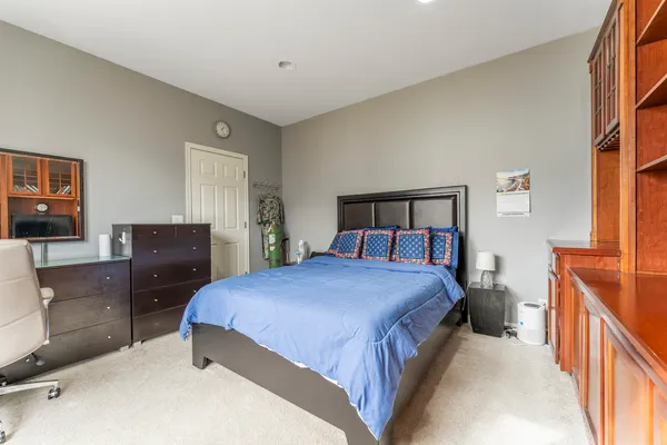 $649,900 | 6085 Irene Drive, Hoffman Estates, IL 60192