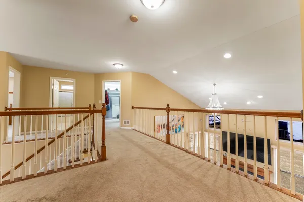 $649,900 | 6085 Irene Drive, Hoffman Estates, IL 60192