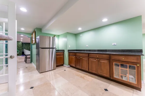 $649,900 | 6085 Irene Drive, Hoffman Estates, IL 60192