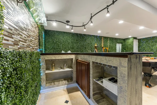 $649,900 | 6085 Irene Drive, Hoffman Estates, IL 60192