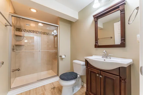 $649,900 | 6085 Irene Drive, Hoffman Estates, IL 60192
