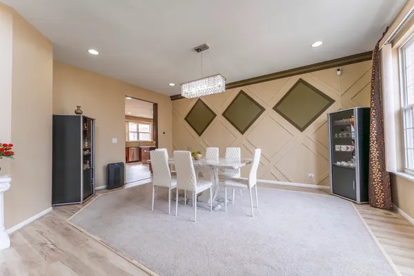 $649,900 | 6085 Irene Drive, Hoffman Estates, IL 60192