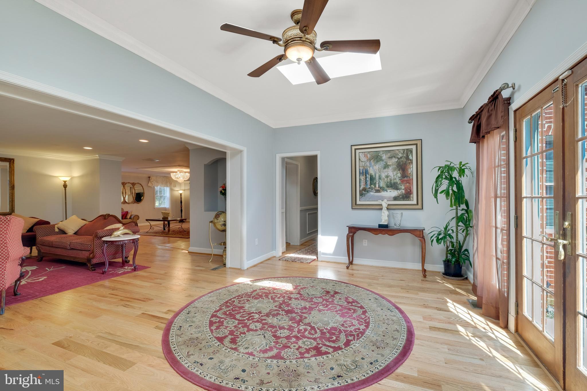 9713 River Road Potomac, MD 20854 - Photo 17 of 58 BREAKFAST ROOM