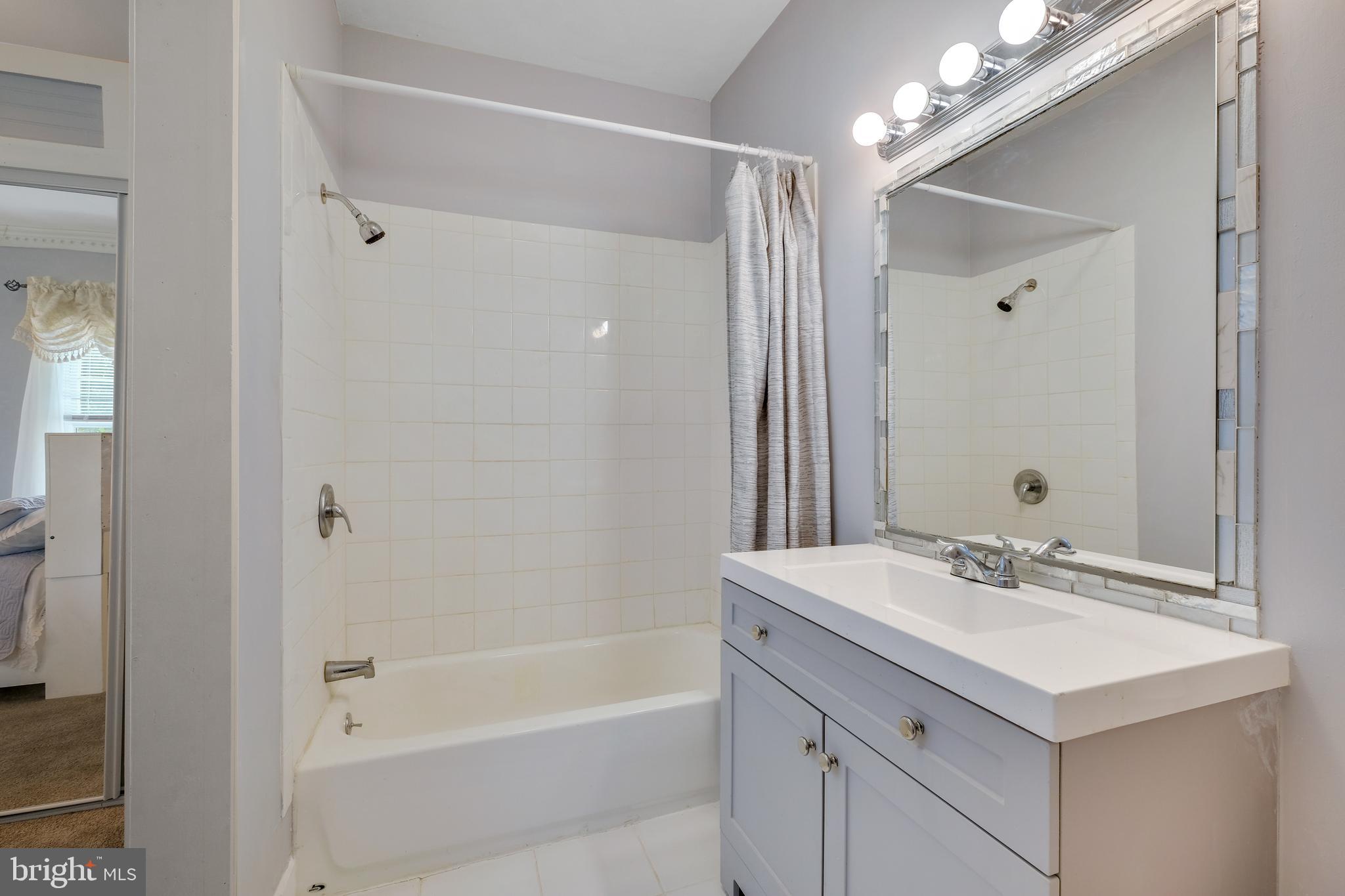 9713 River Road Potomac, MD 20854 - Photo 24 of 58 EN-SUITE BATH