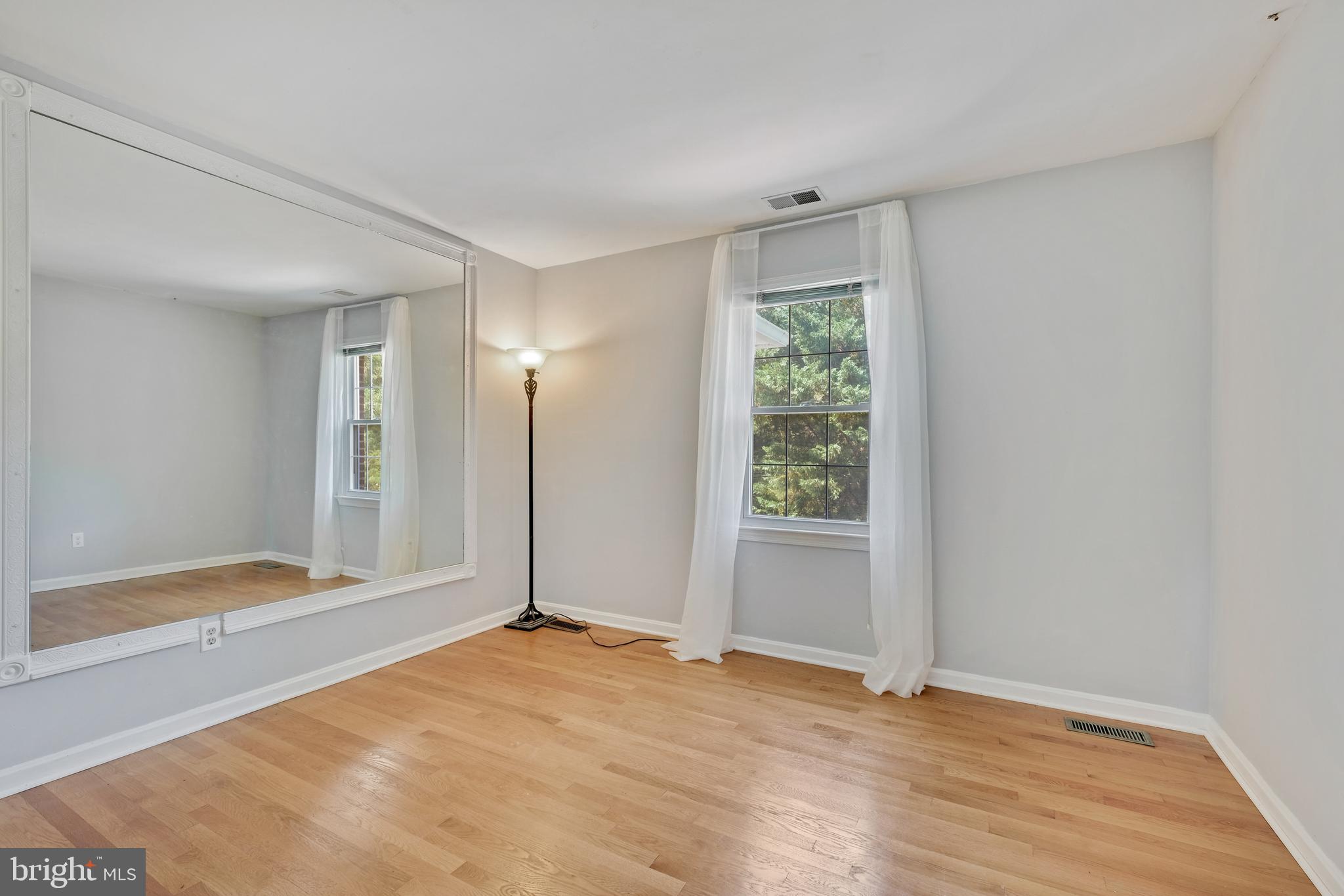 9713 River Road Potomac, MD 20854 - Photo 35 of 58 BEDROOM #5