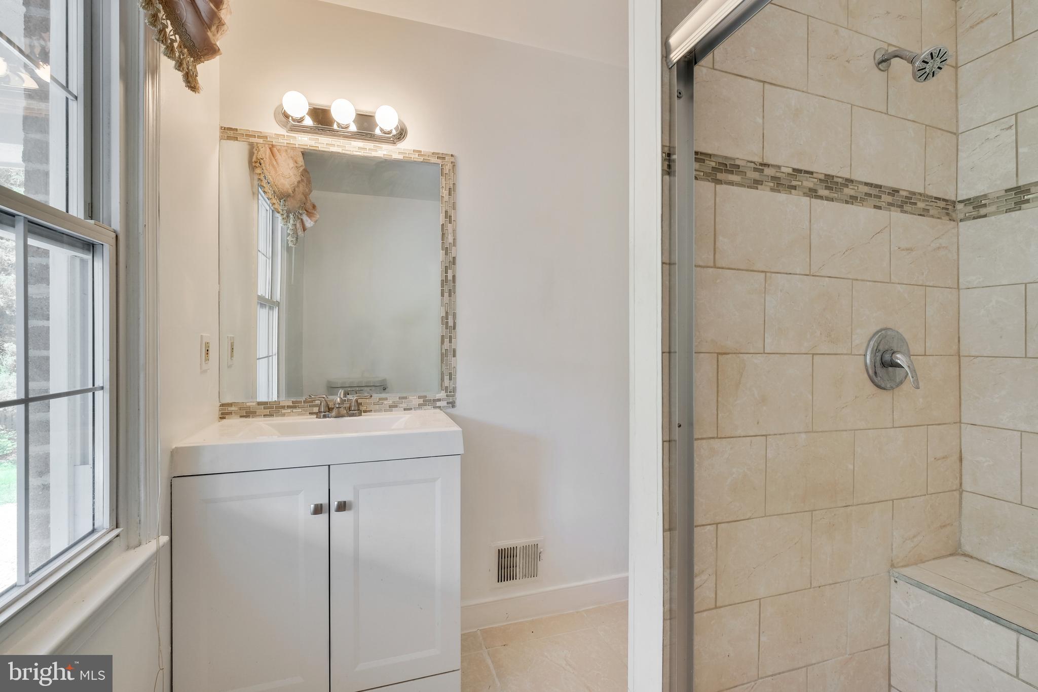 9713 River Road Potomac, MD 20854 - Photo 36 of 58 FULL BATH