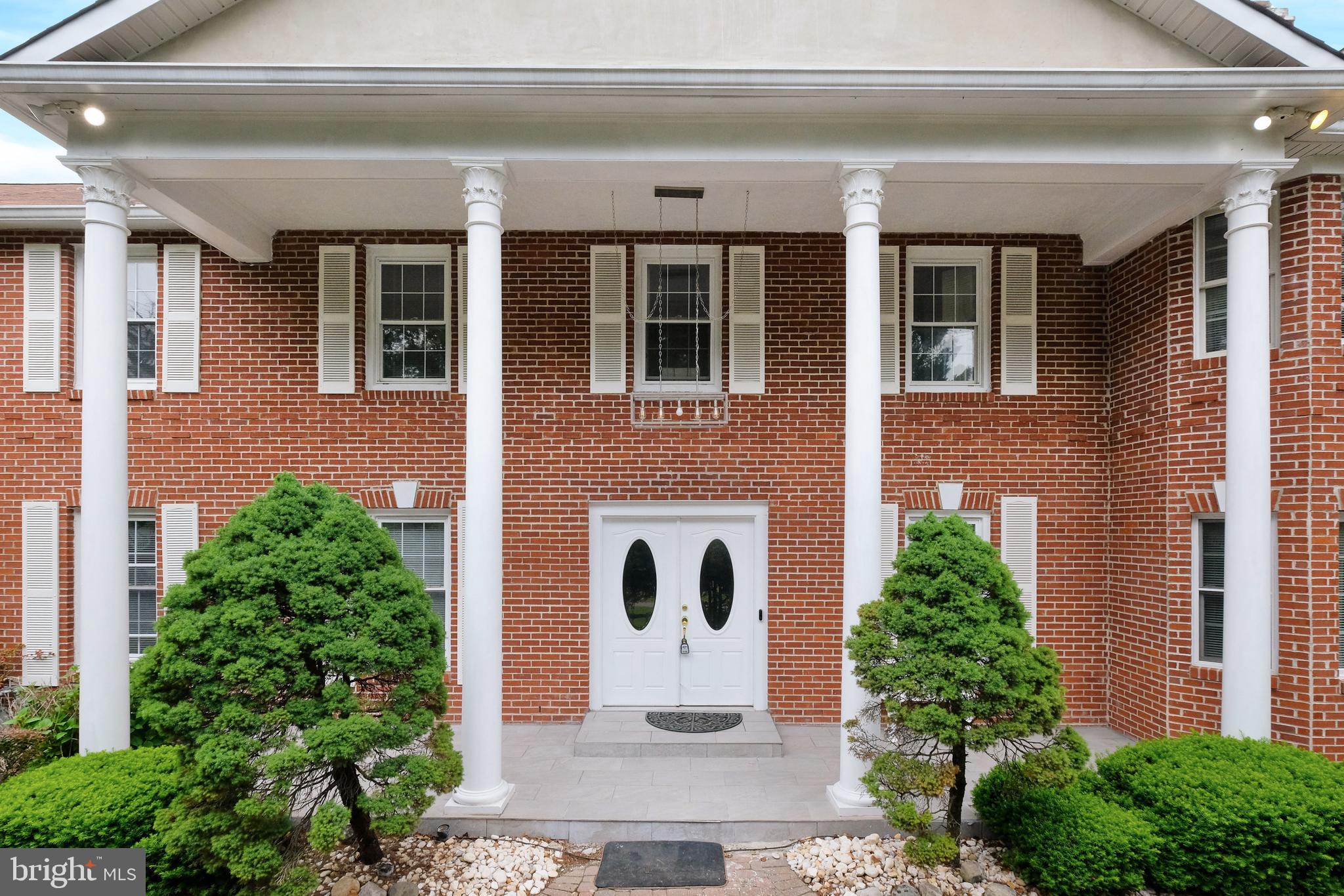 9713 River Road Potomac, MD 20854 - Photo 4 of 58 ENTRY