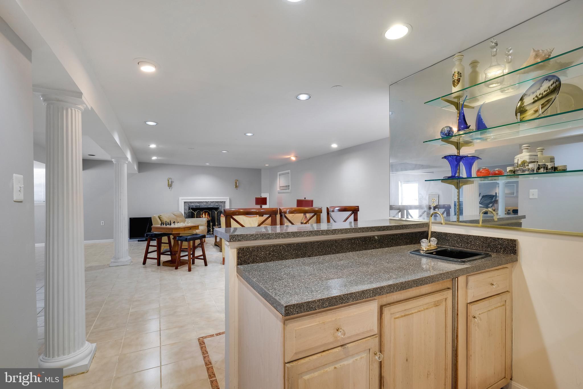 9713 River Road Potomac, MD 20854 - Photo 42 of 58 REC LEVEL/LOUNGE