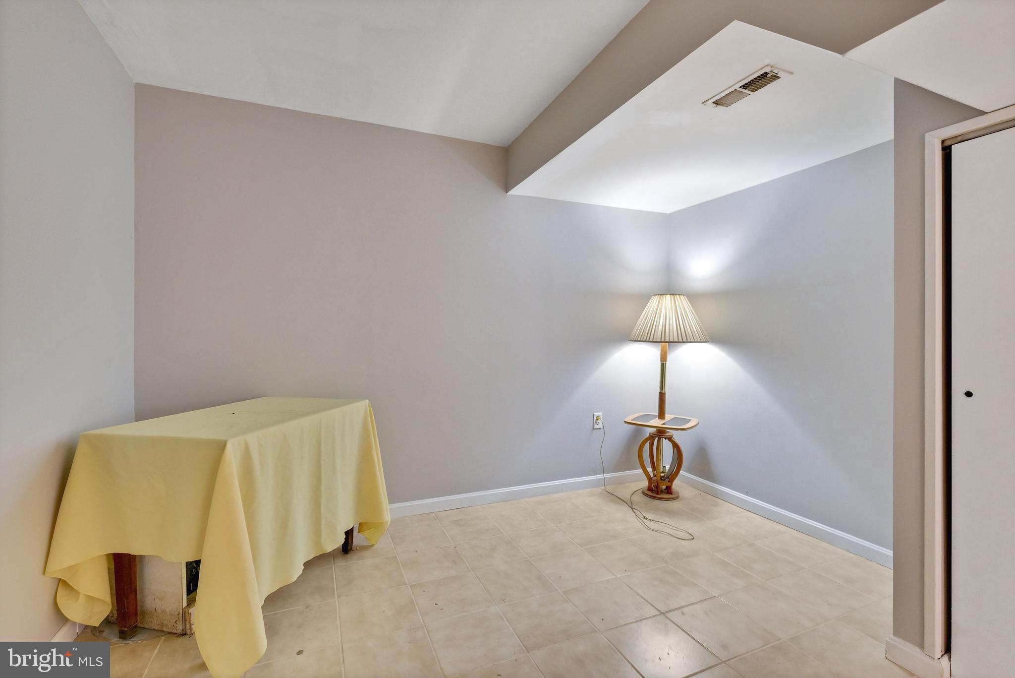 9713 River Road Potomac, MD 20854 - Photo 49 of 58 BONUS ROOM