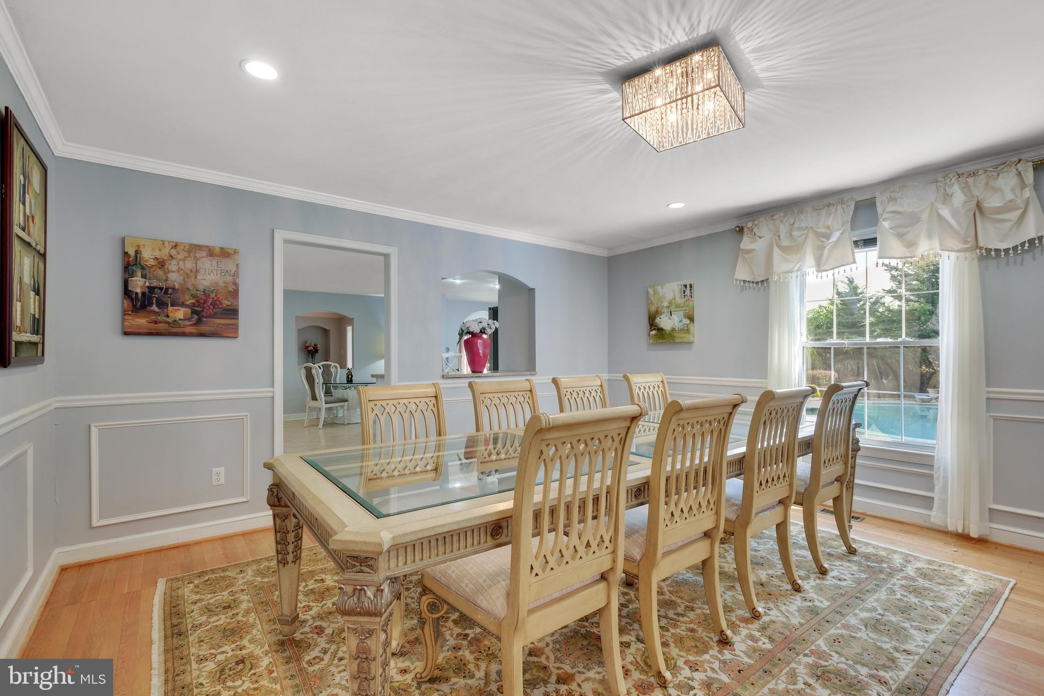 9713 River Road Potomac, MD 20854 - Photo 8 of 58 DINING ROOM