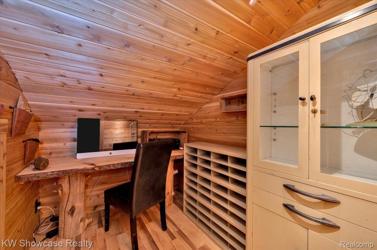 2015 Ridge Road White Lake, MI 48383 - Photo 24 of 50 OFFICE NOOK