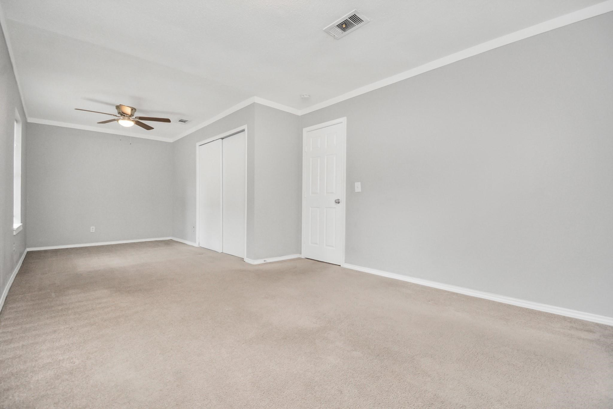 8622 Elbert Street, Unit B Houston, TX 77028 - Photo 8 of 21 a view of an empty room