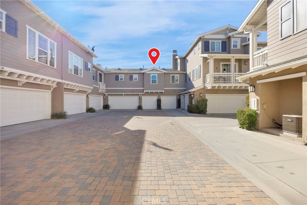 10 Agave Court Ladera Ranch, CA 92694 - Photo 34 of 36 a front view of a multi story residential apartment building