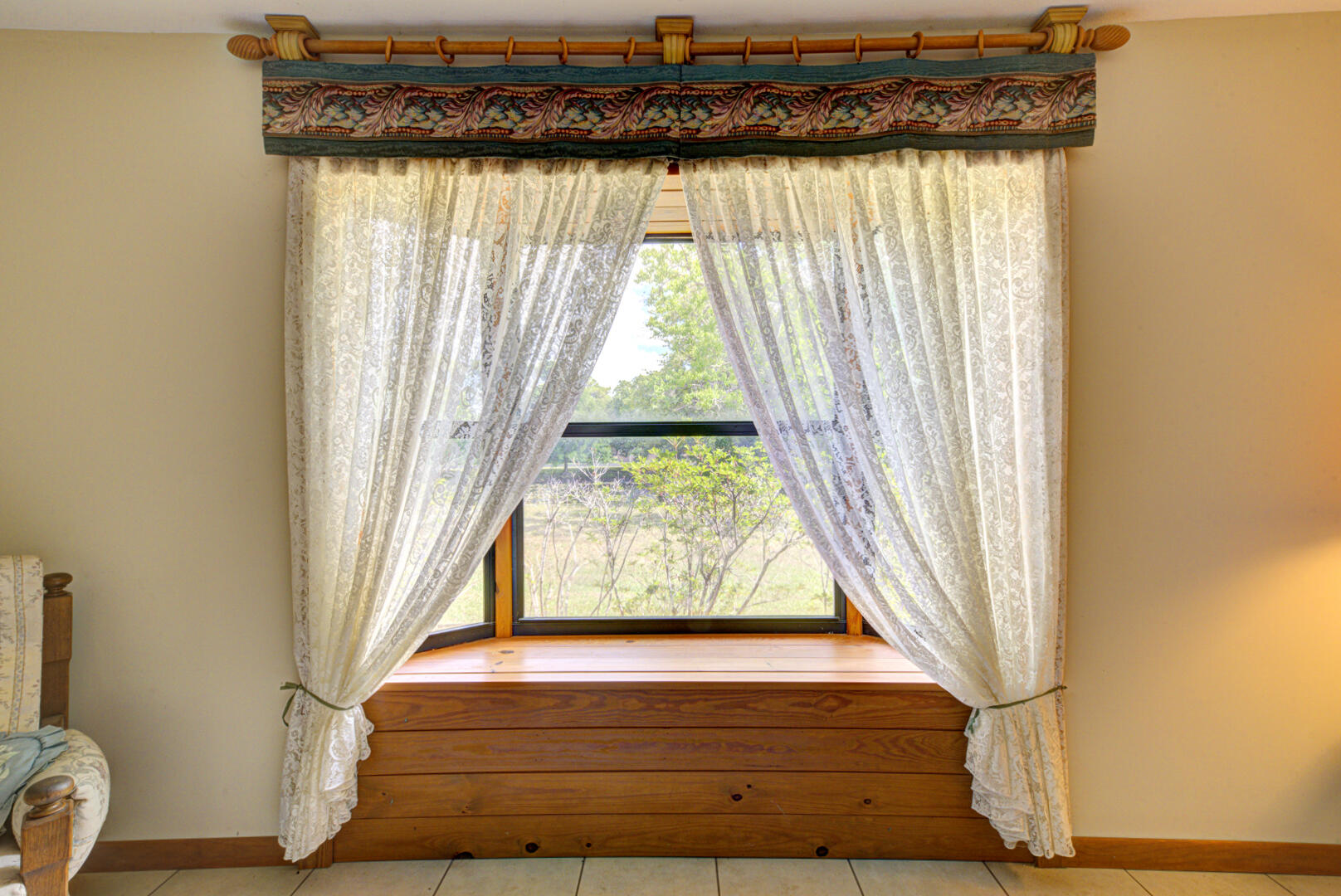 4885 Rayburn Road Cocoa, FL 32926 - Photo 40 of 99 living room window seat