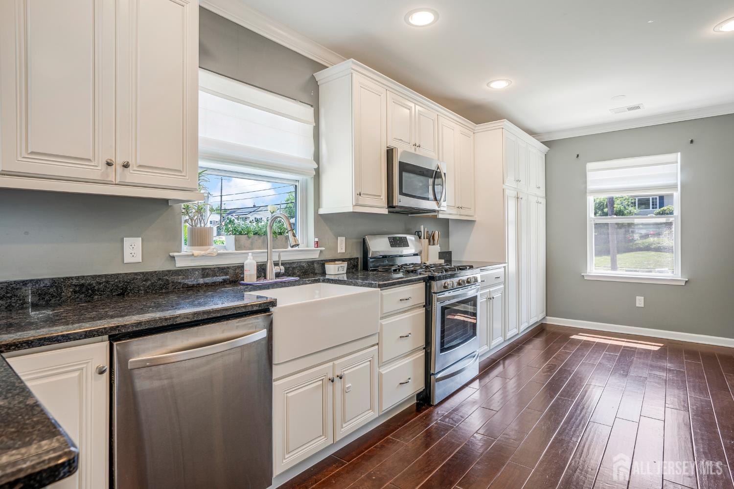 203 Harris Avenue Middlesex, NJ 08846 - Photo 11 of 41
