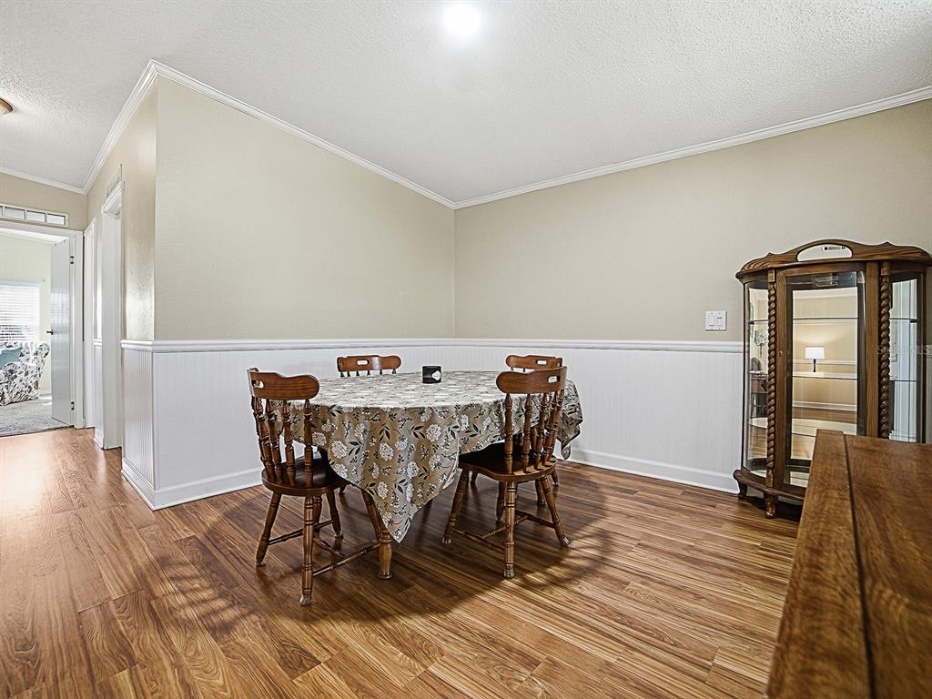3217 Manatee Road Tavares, FL 32778 - Photo 5 of 28 Gallery Image 5