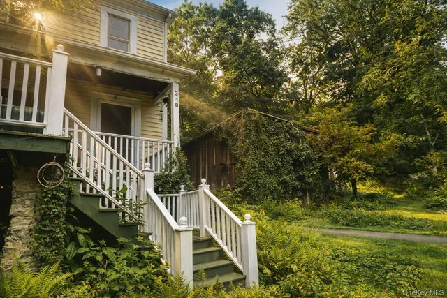 $699,000 | 310 Oak Lane, Newburgh, NY 12550