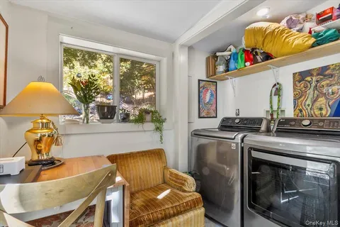 $699,000 | 310 Oak Lane, Newburgh, NY 12550