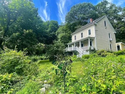 $699,000 | 310 Oak Lane, Newburgh, NY 12550