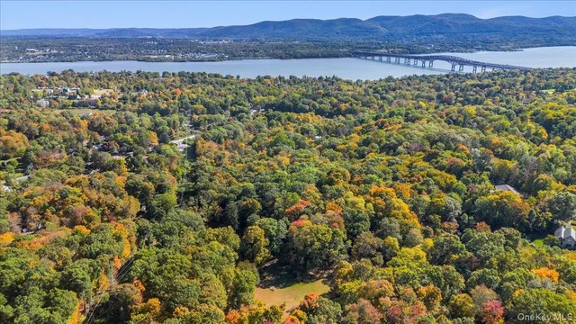 $699,000 | 310 Oak Lane, Newburgh, NY 12550