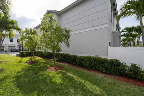 $3,500 | 844 Northwest 3rd Way, Unit 844, Pompano Beach, FL 33060