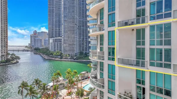 $480,000 | 300 South Biscayne Boulevard, Unit L822, Miami, FL 33131