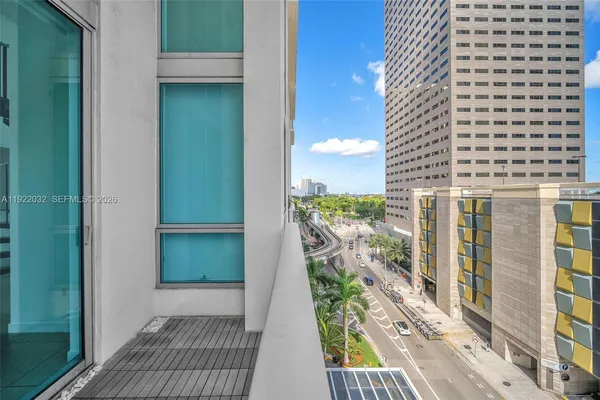 $480,000 | 300 South Biscayne Boulevard, Unit L822, Miami, FL 33131