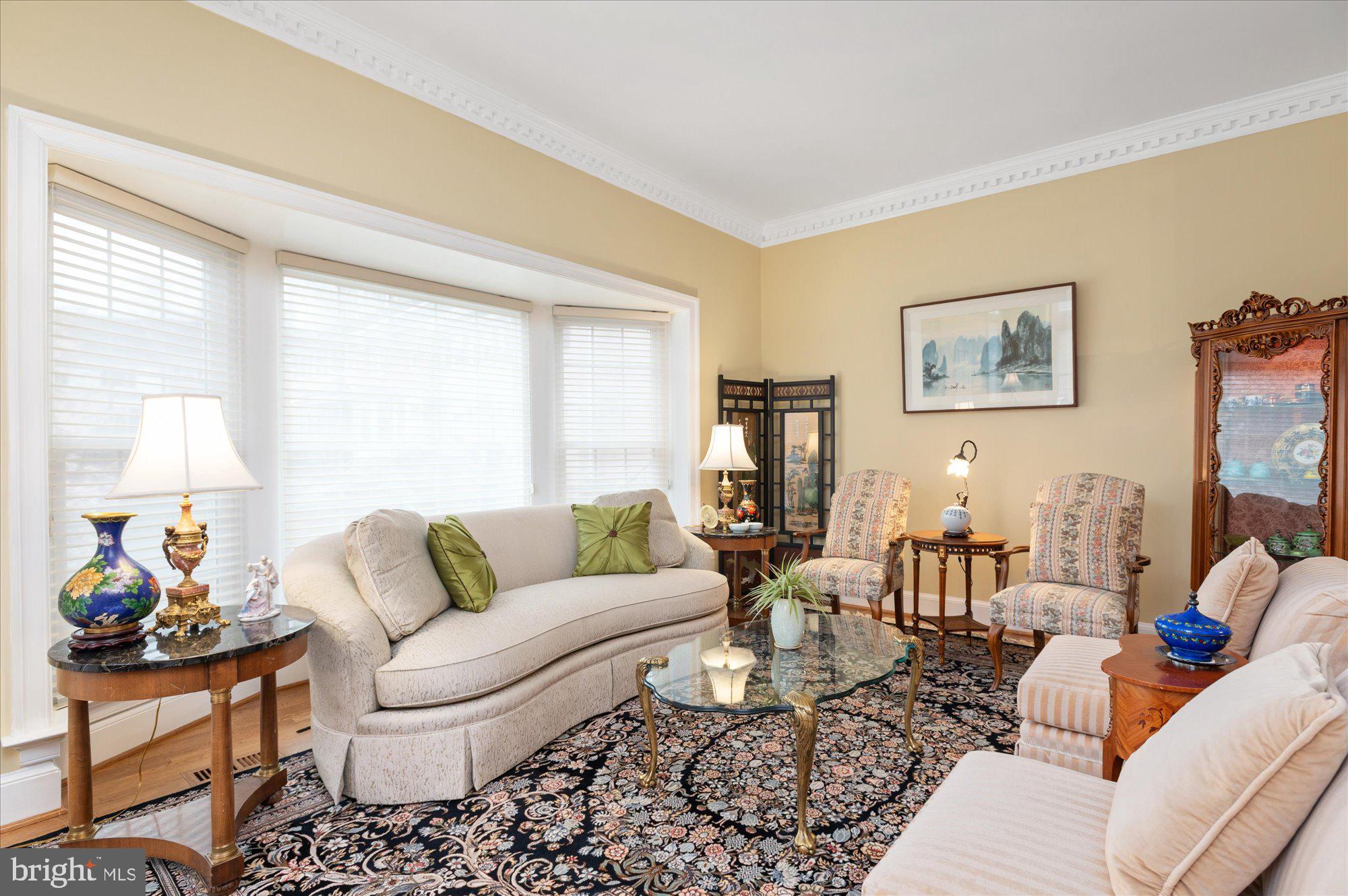 8001 Quarry Ridge Way Bethesda, MD 20817 - Photo 7 of 55 Triple window in Living Room