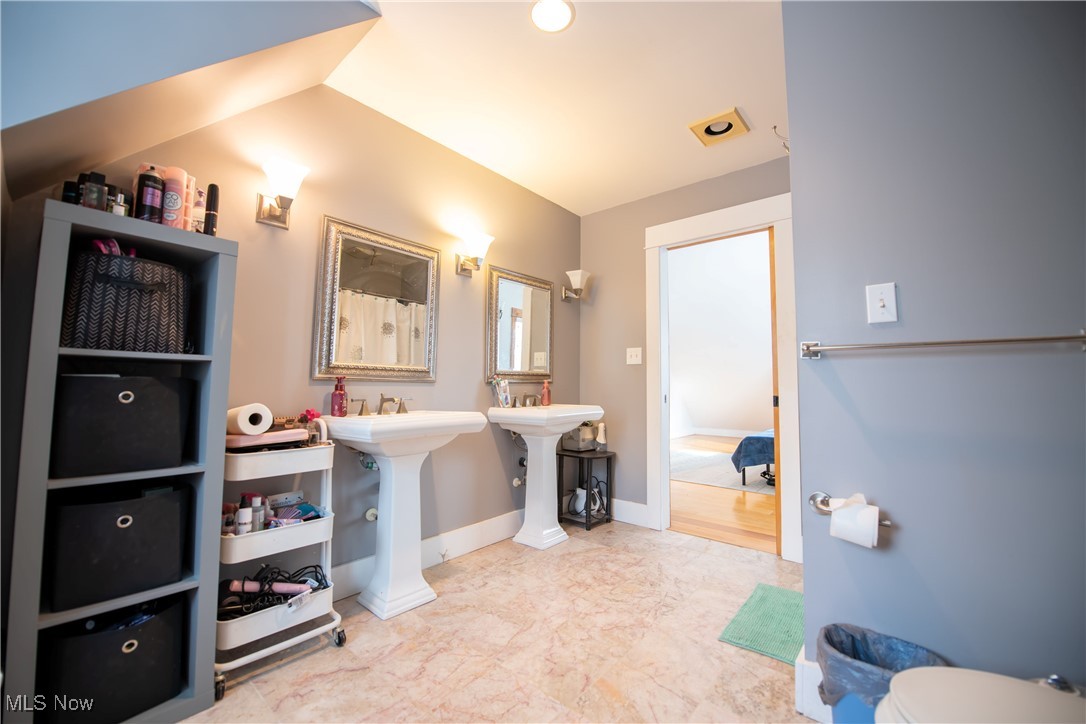 2284 Panama Road Southeast Carrollton, OH 44615 - Photo 26 of 50 Full bathroom