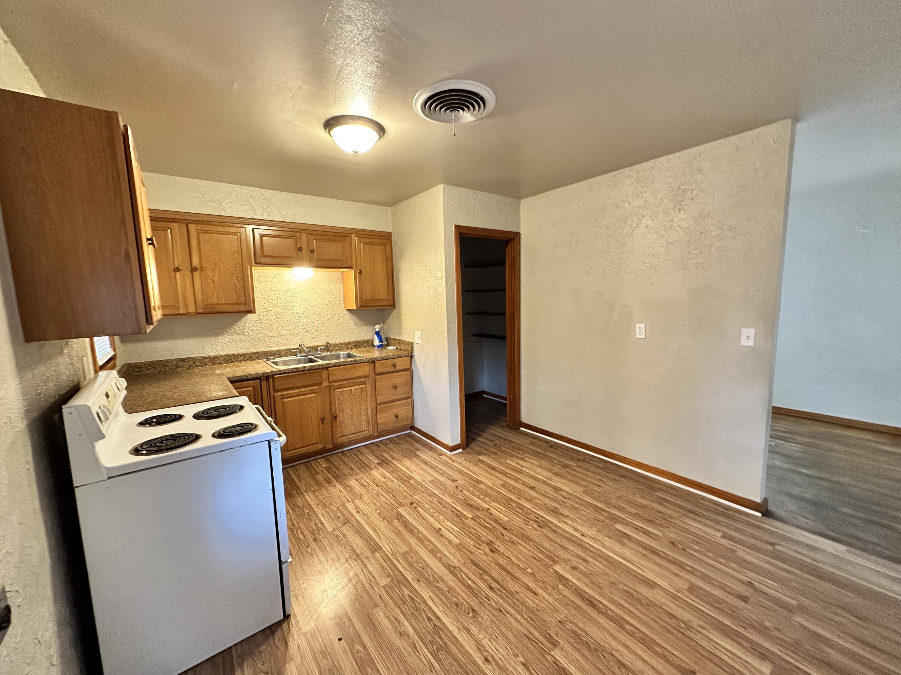 1908 Currie Lane Amarillo, TX 79107 - Photo 5 of 10 IMG_3077