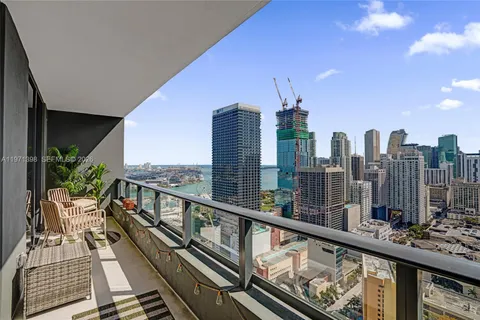 $610,000 | 159 Northeast 6th Street, Unit 3214, Miami, FL 33132