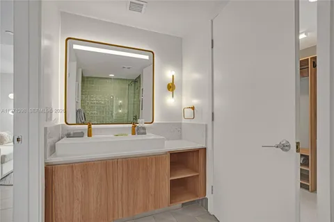 $610,000 | 159 Northeast 6th Street, Unit 3214, Miami, FL 33132